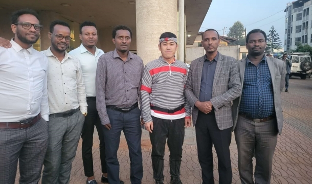 Pizgarria! QGM QT6 Bloke Automatikoko Makina Ekoizpen Lerro berria Nekemten amaitu zen gerraosteko berreraikuntzarako.