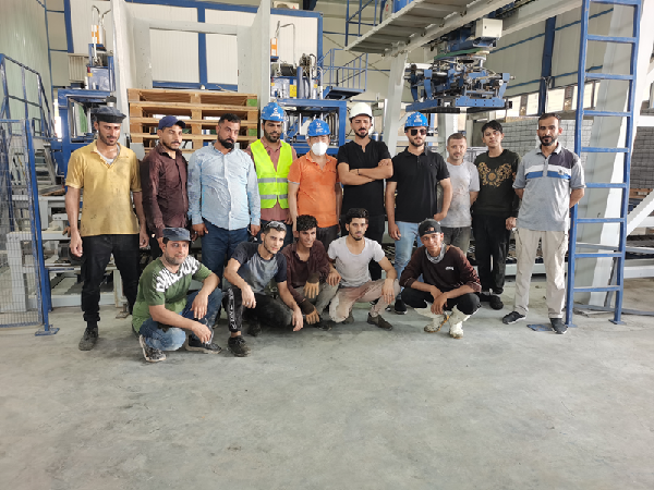 Combinação perfeita de tecnologia chinesa e alemã, linha de produção de máquinas de blocos de concreto QGM e Zenith 1500 ajuda na reconstrução após a guerra no Iraque