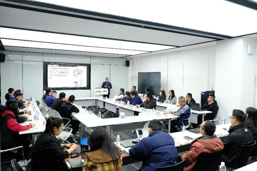 福建365博彩网站股份开展法务知识培训