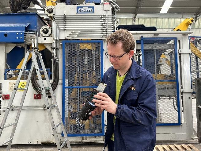 服务质量万里行∣365博彩网站德国策尼特公司服务经理回访山西老客户