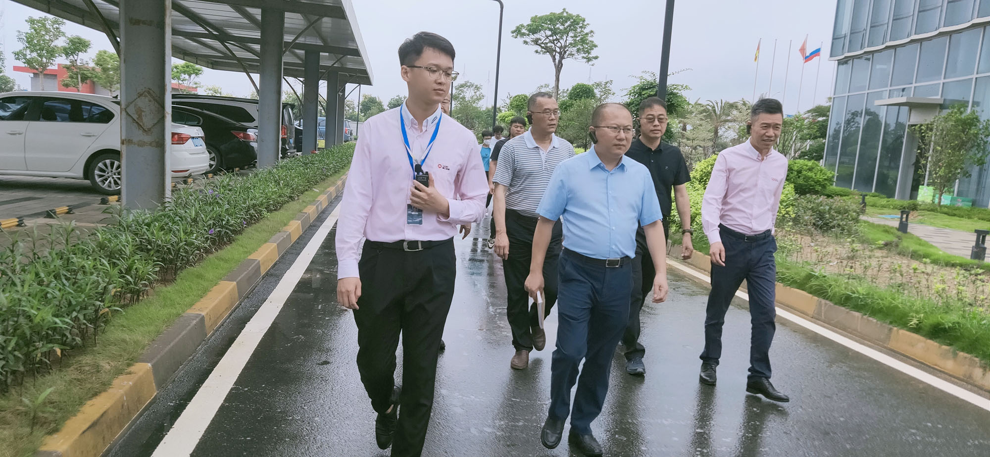 泉州市工业经济发展促进中心一行莅临福建365博彩官网股份参观考察