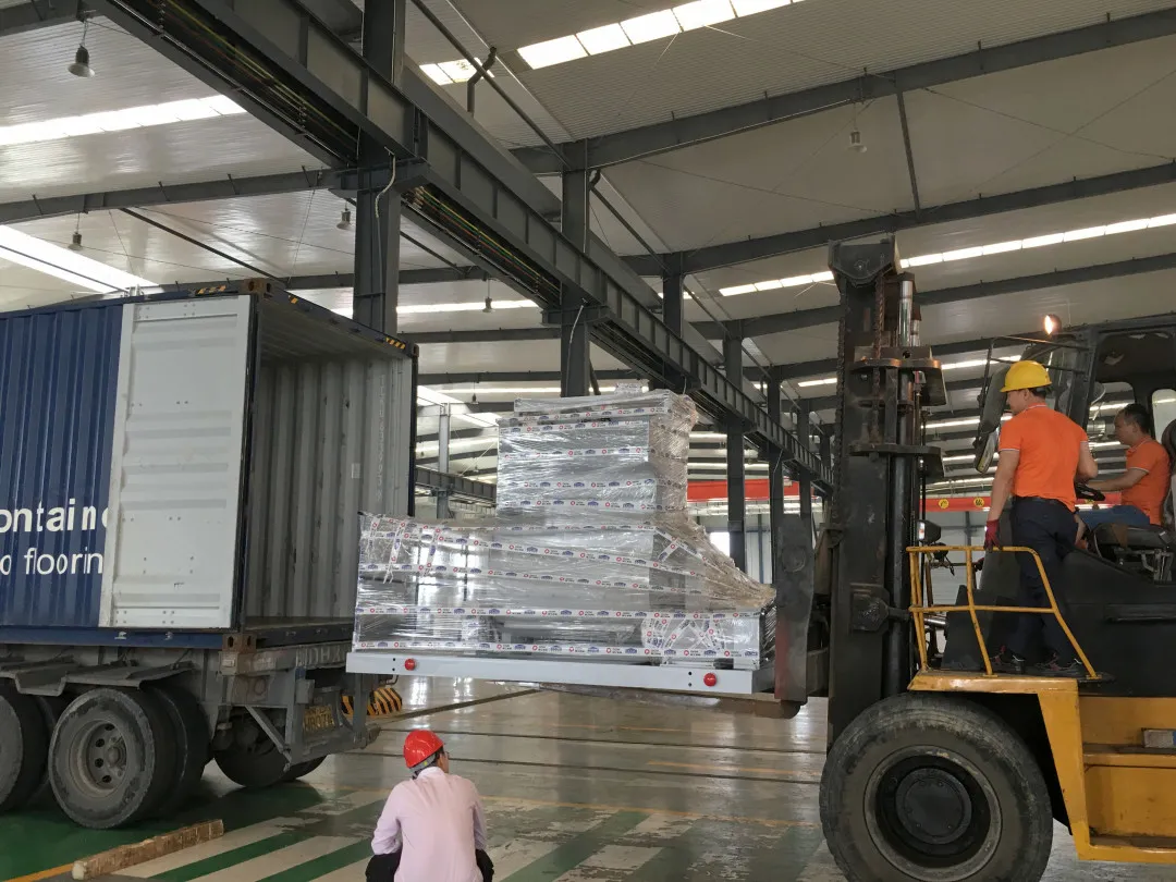 项目发货|365博彩官网QT6全自动砌块成型机生产线发货乌拉圭，助力市政建设！