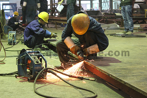 365博彩官网举办首届电焊技能操作比赛