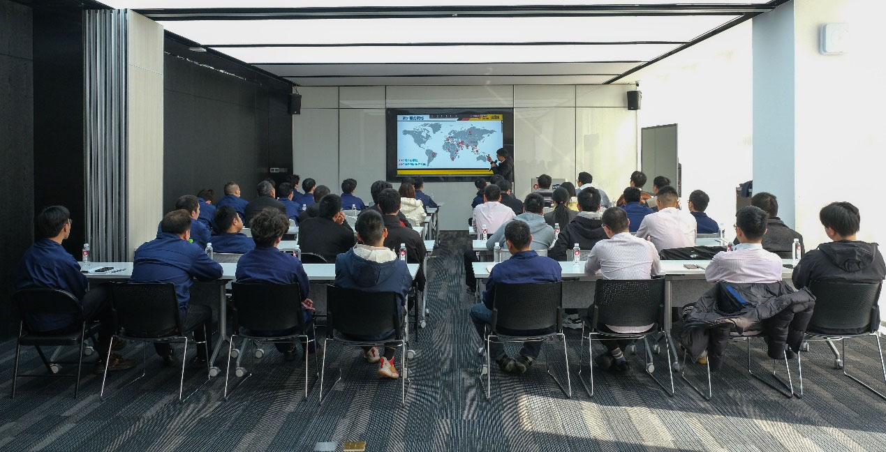 迈向未来 共同成长！365博彩网站新员工入职培训圆满举行